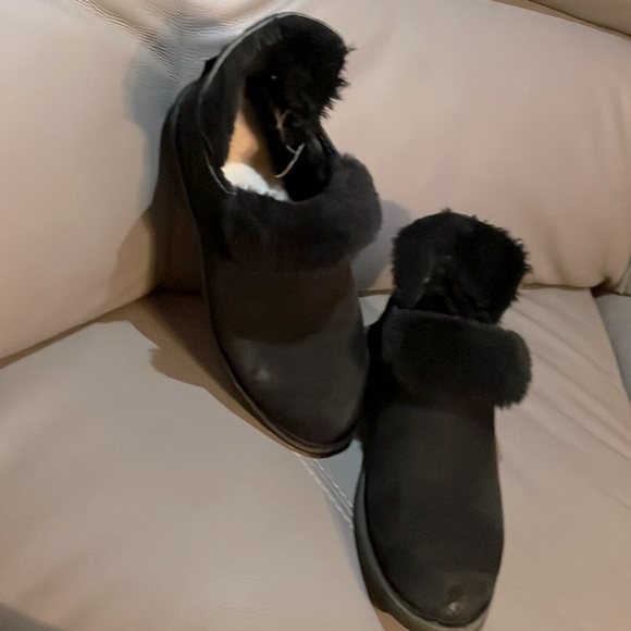 UGG Shoes - UGG ROMELY SHORT BUCKLE BOTTIES.